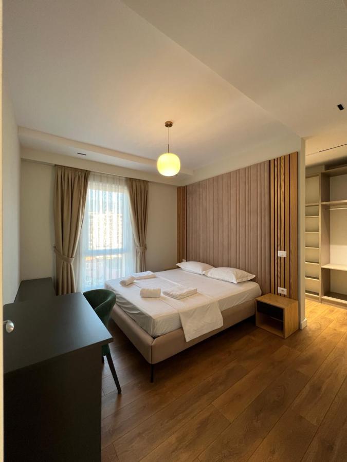 Blanc 7 Apartment Tirana Bagian luar foto