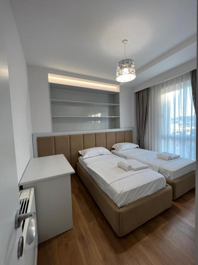Blanc 7 Apartment Tirana Bagian luar foto