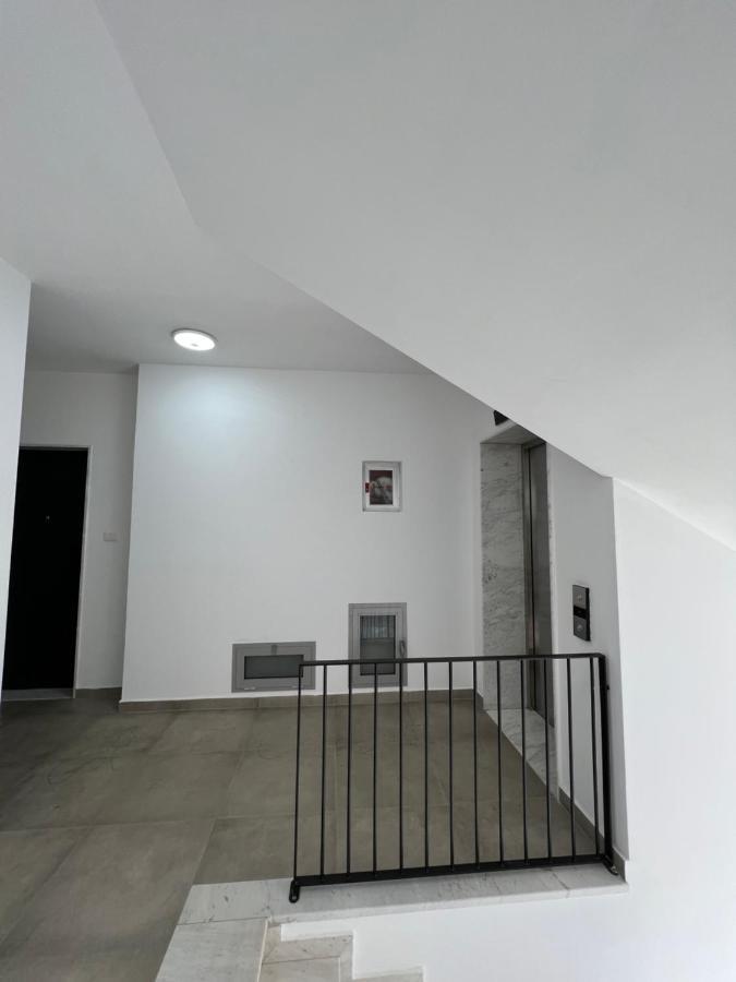 Blanc 7 Apartment Tirana Bagian luar foto